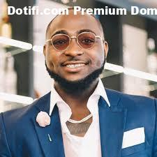Moment Davido avoids flirty female fan